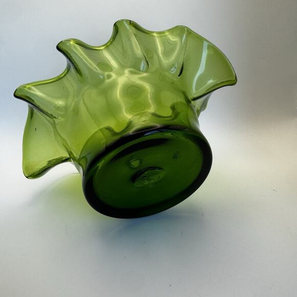 MCM‎ Vintage Emerald Green Hand Blown Controlled Bubble Glass Ruffled Edge Bowl - Picture 4 of 7